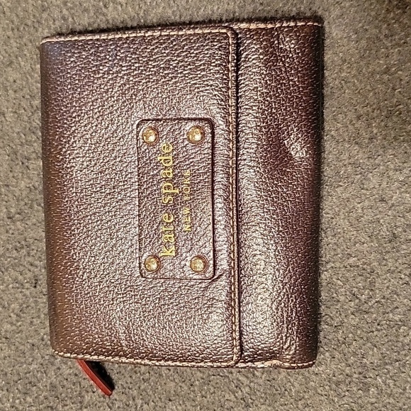 Small Kate Spade wallet snap & zipper closure...sew pictures for condition - Picture 1 of 15